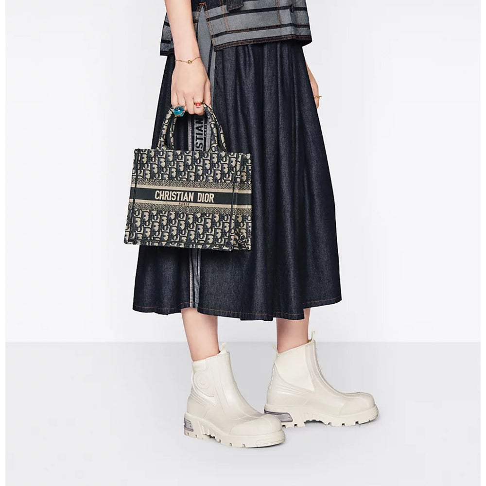 CHRISTIAN DIOR