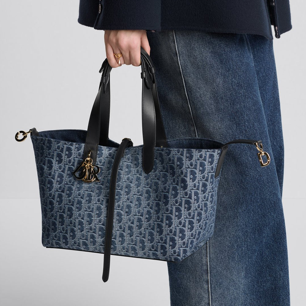 CHRISTIAN DIOR