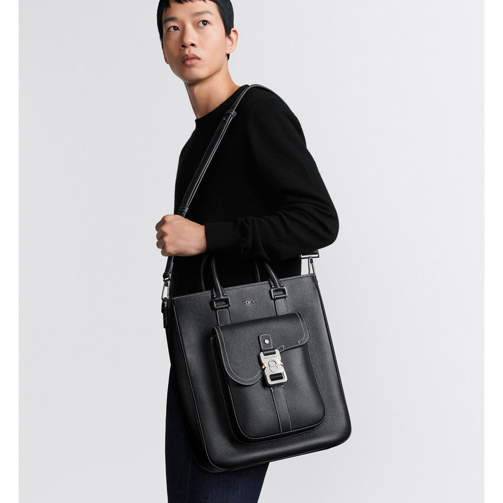 CHRISTIAN DIOR