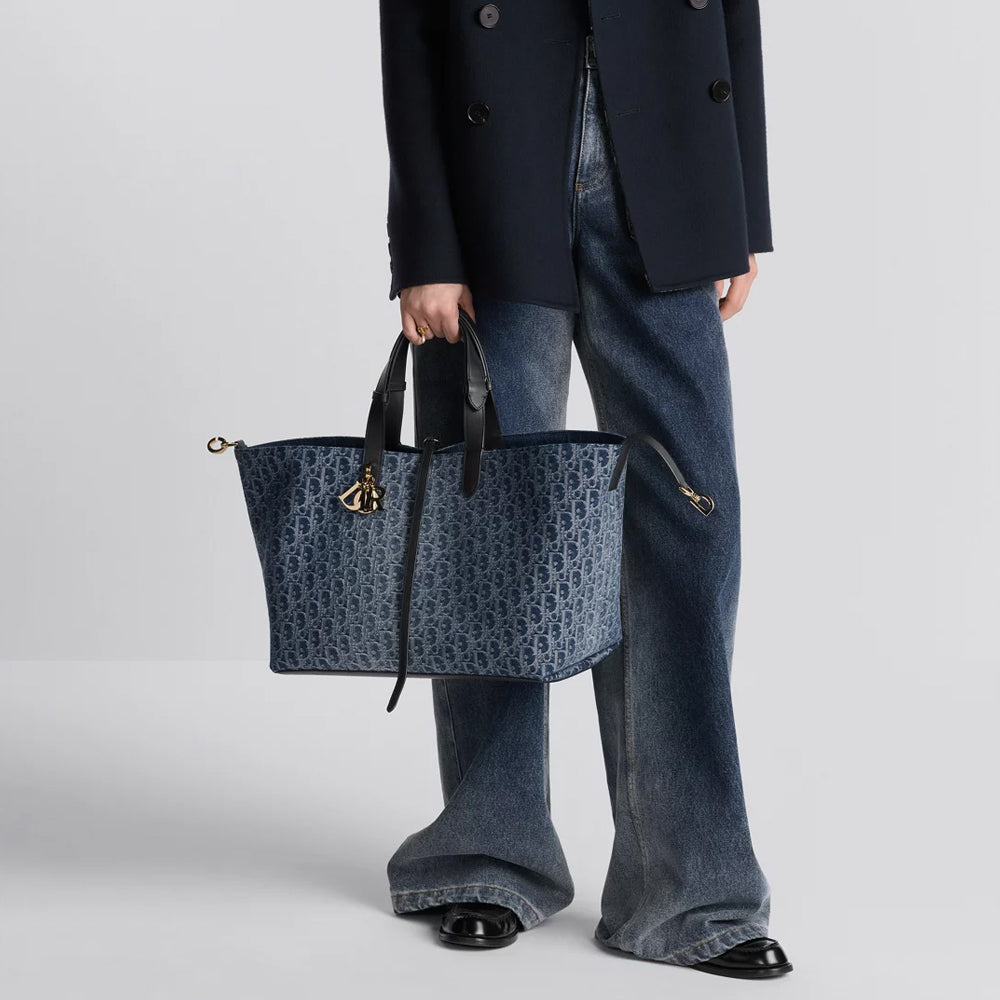CHRISTIAN DIOR