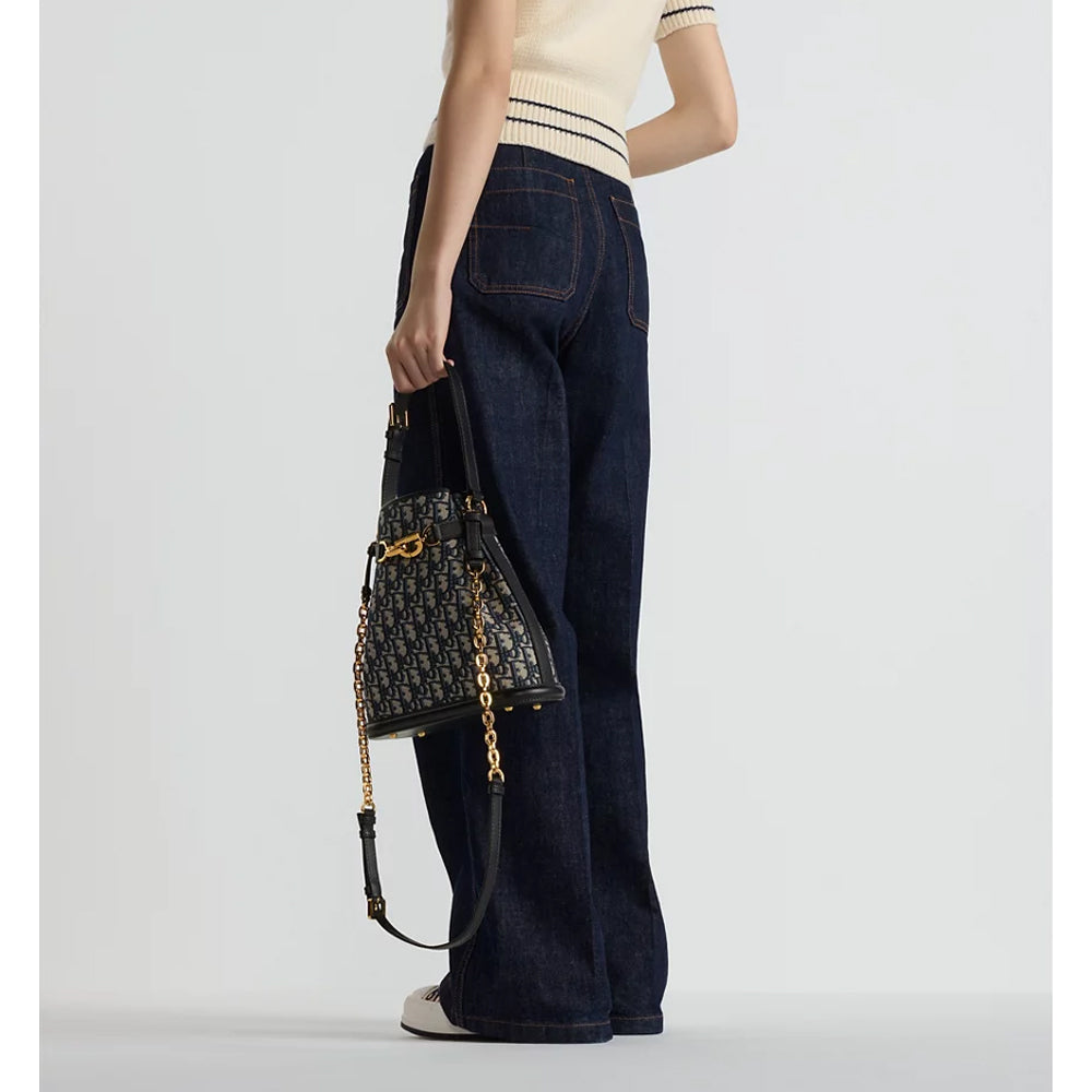 CHRISTIAN DIOR