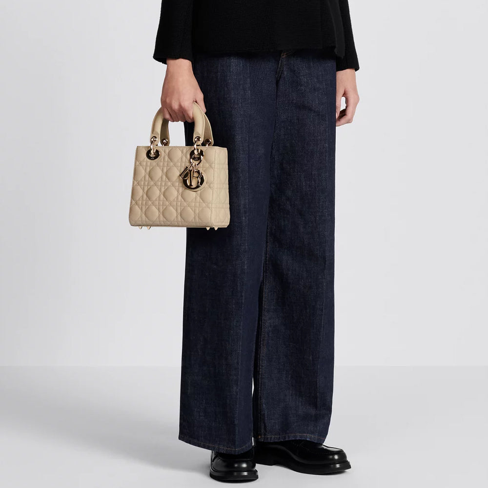 CHRISTIAN DIOR