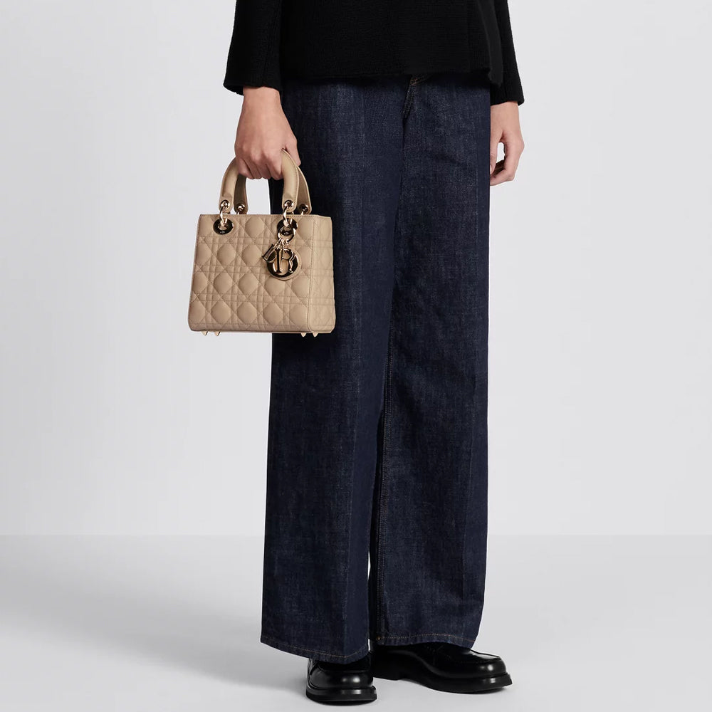 CHRISTIAN DIOR