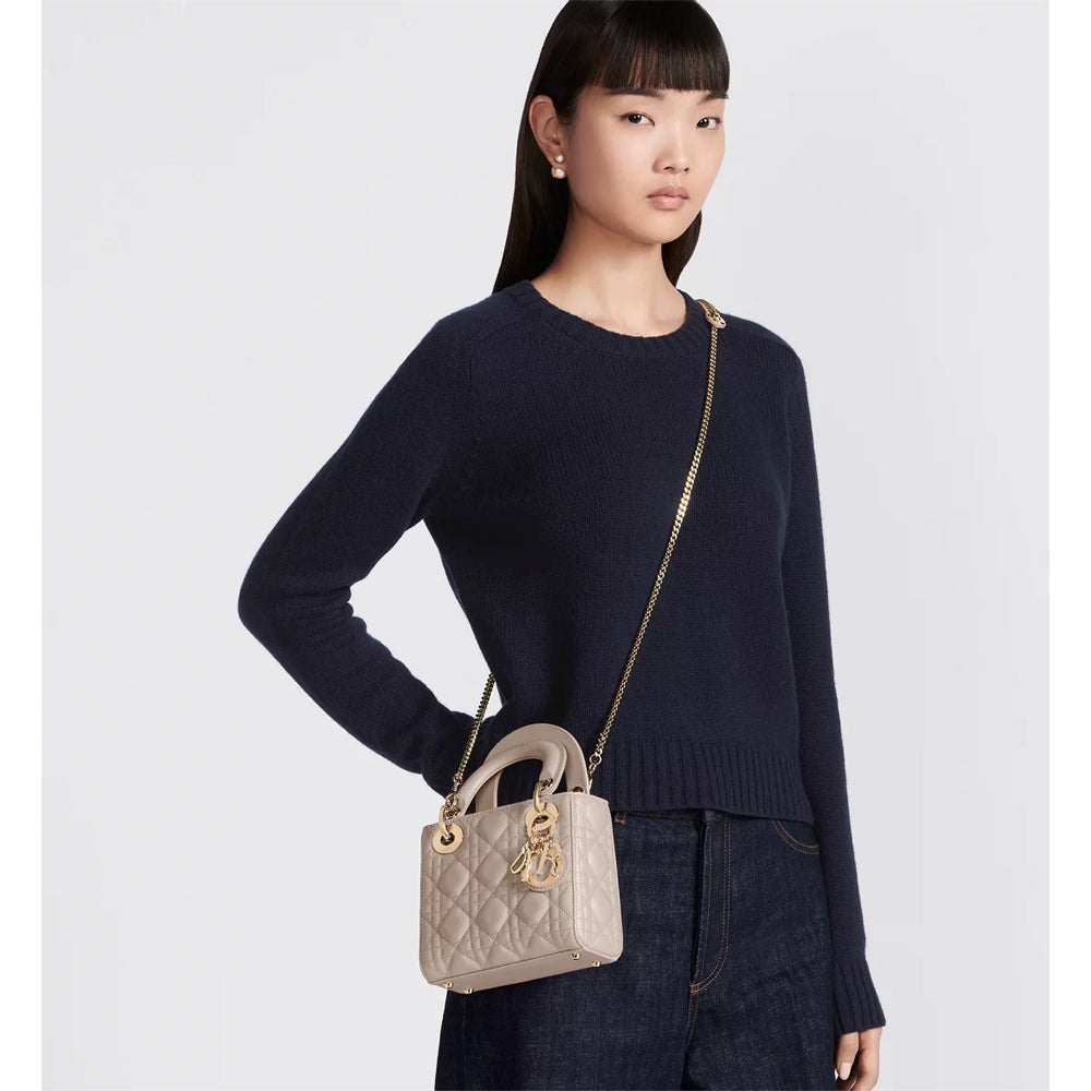 CHRISTIAN DIOR