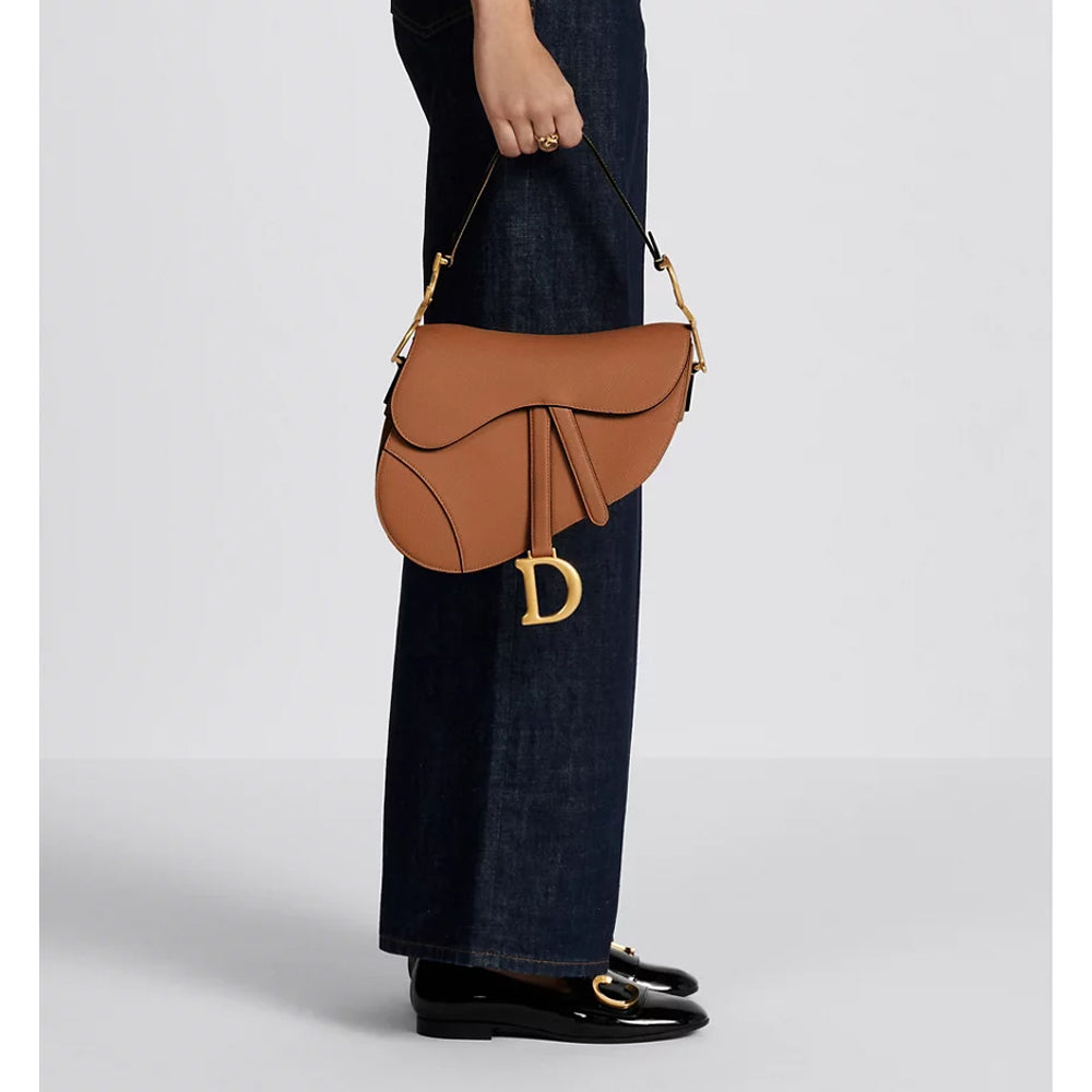 CHRISTIAN DIOR