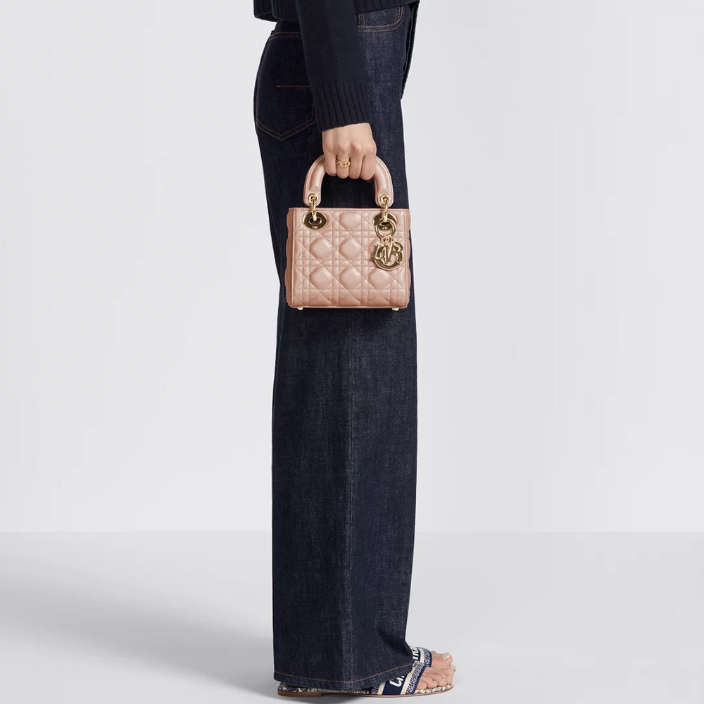 CHRISTIAN DIOR