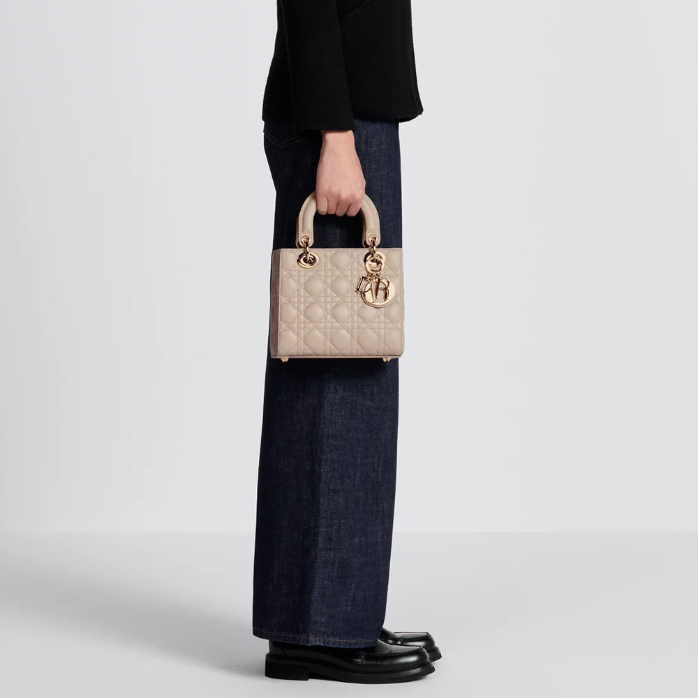 CHRISTIAN DIOR