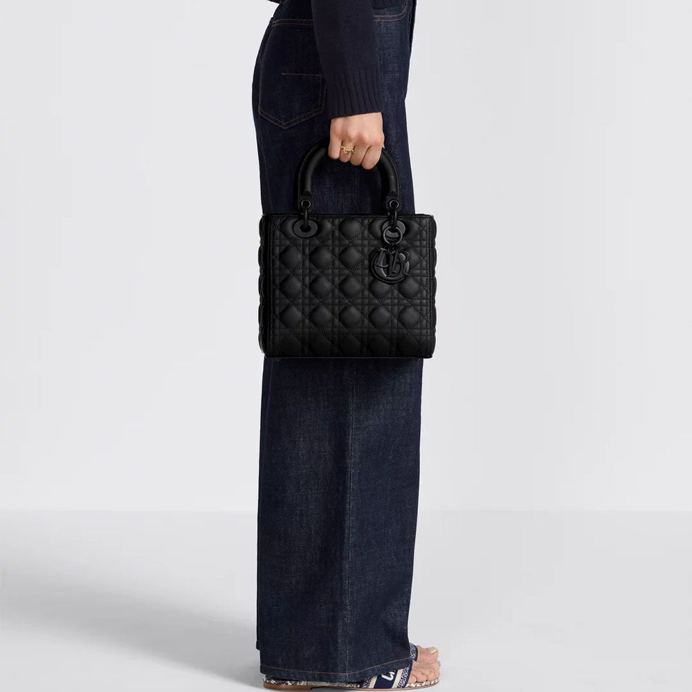 CHRISTIAN DIOR