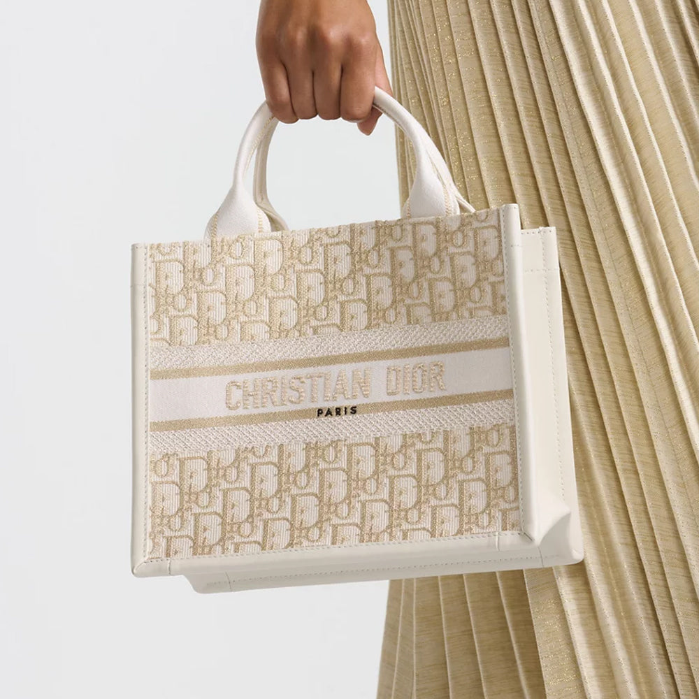 CHRISTIAN DIOR