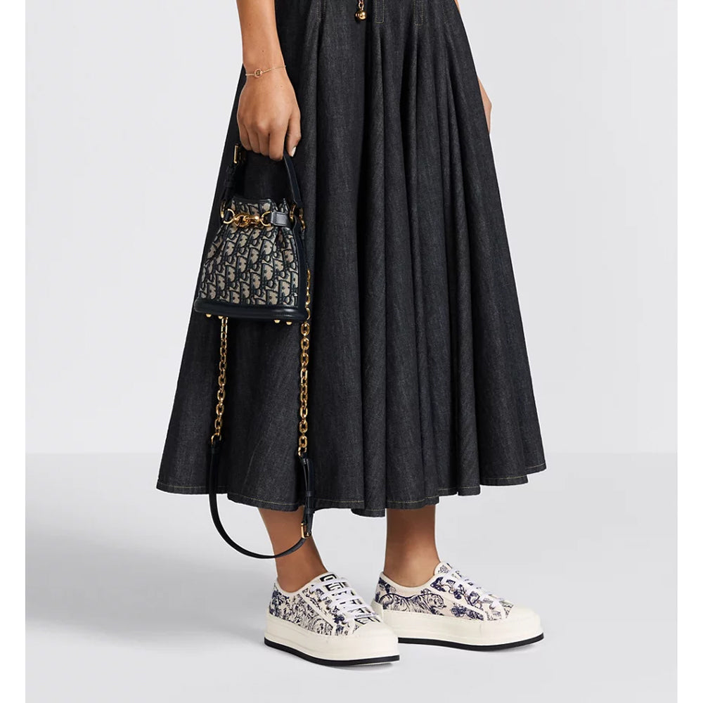 CHRISTIAN DIOR