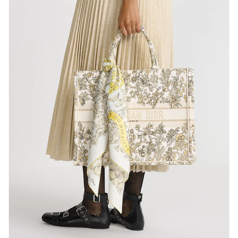 CHRISTIAN DIOR