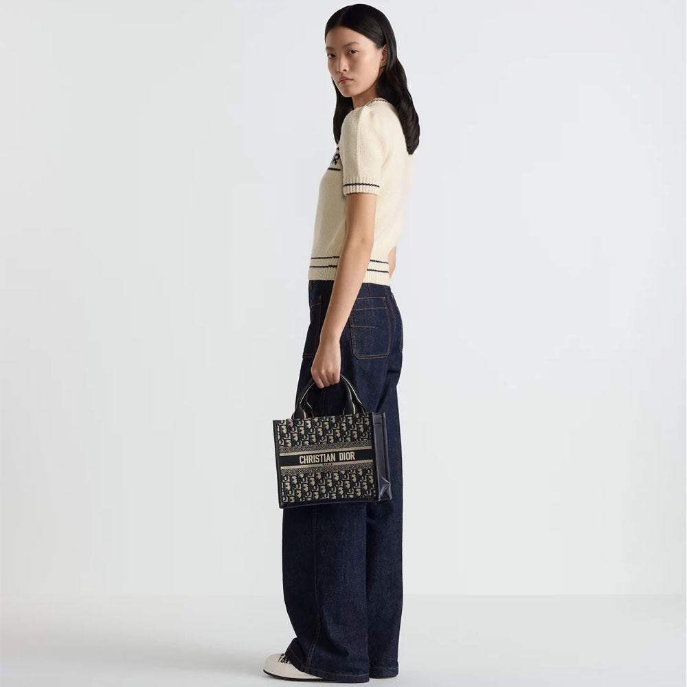 CHRISTIAN DIOR