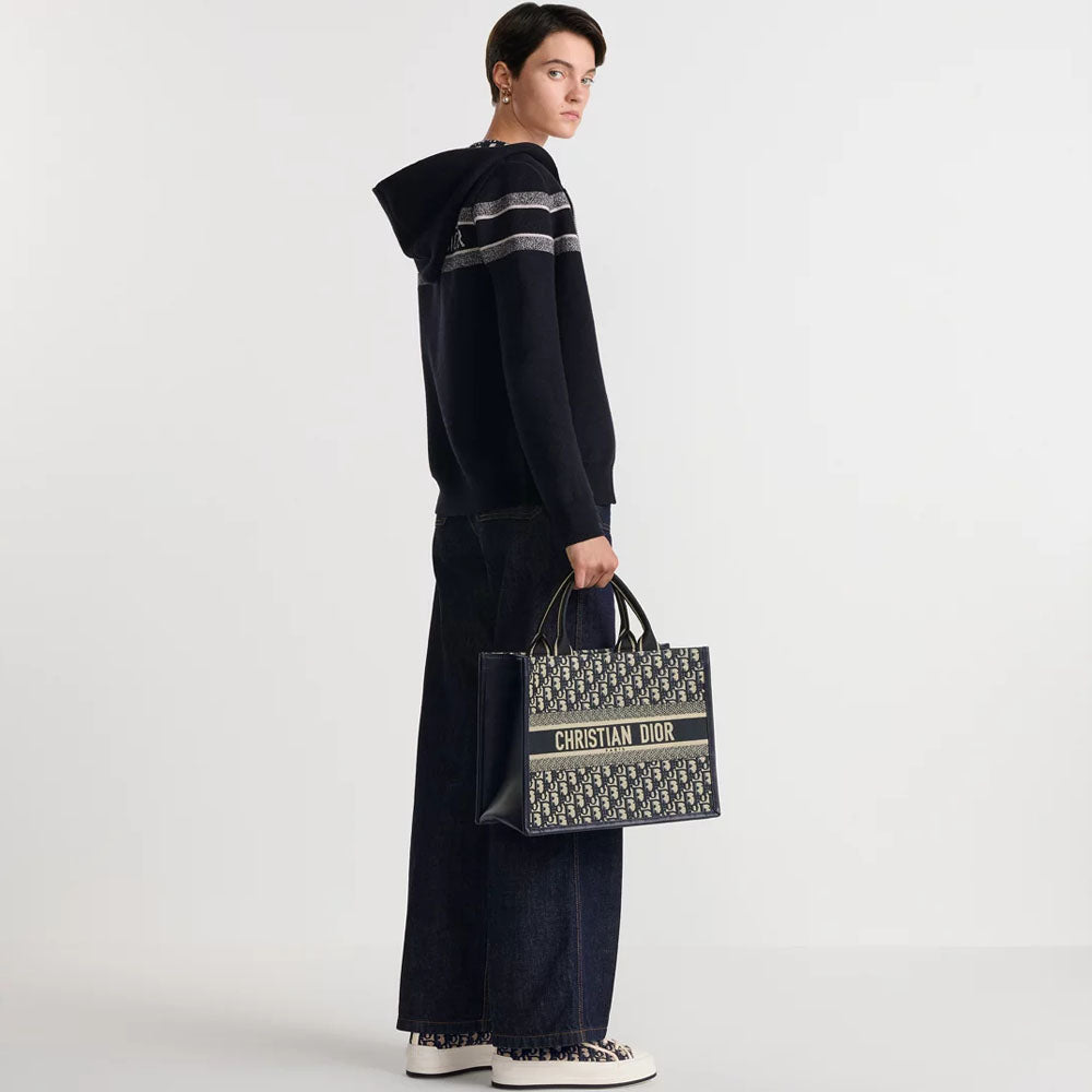 CHRISTIAN DIOR
