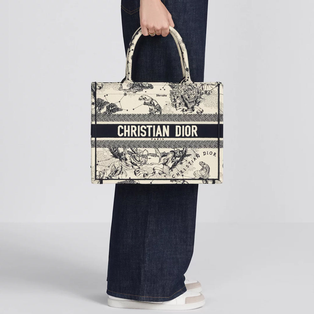 CHRISTIAN DIOR