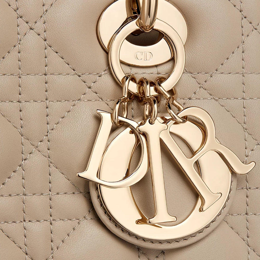 CHRISTIAN DIOR