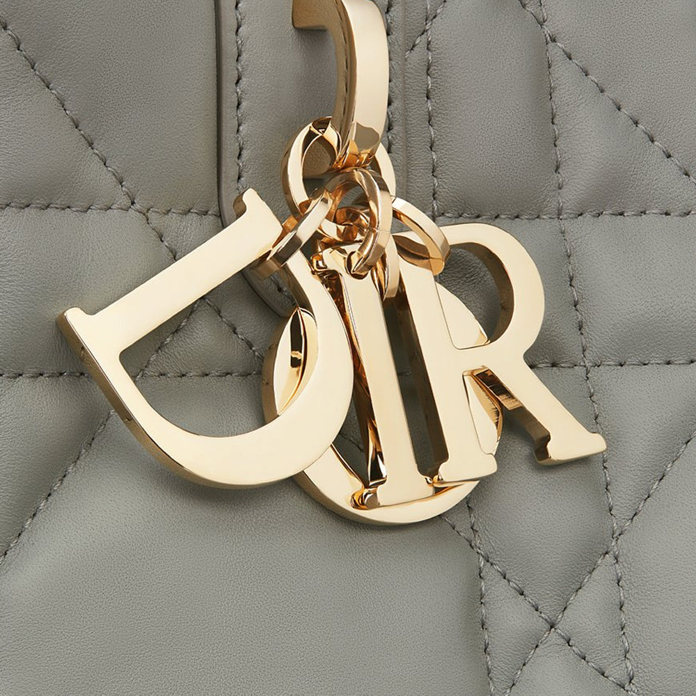 CHRISTIAN DIOR