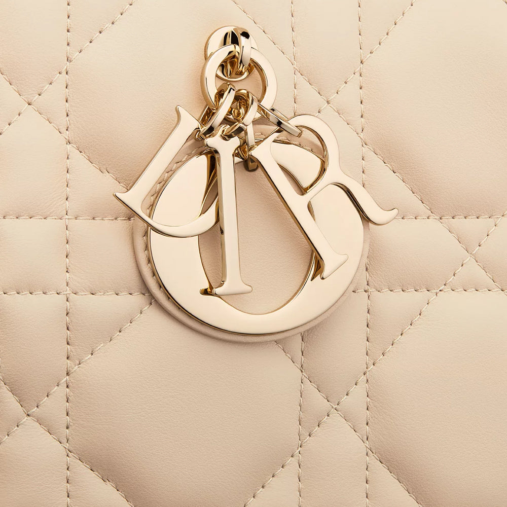 CHRISTIAN DIOR