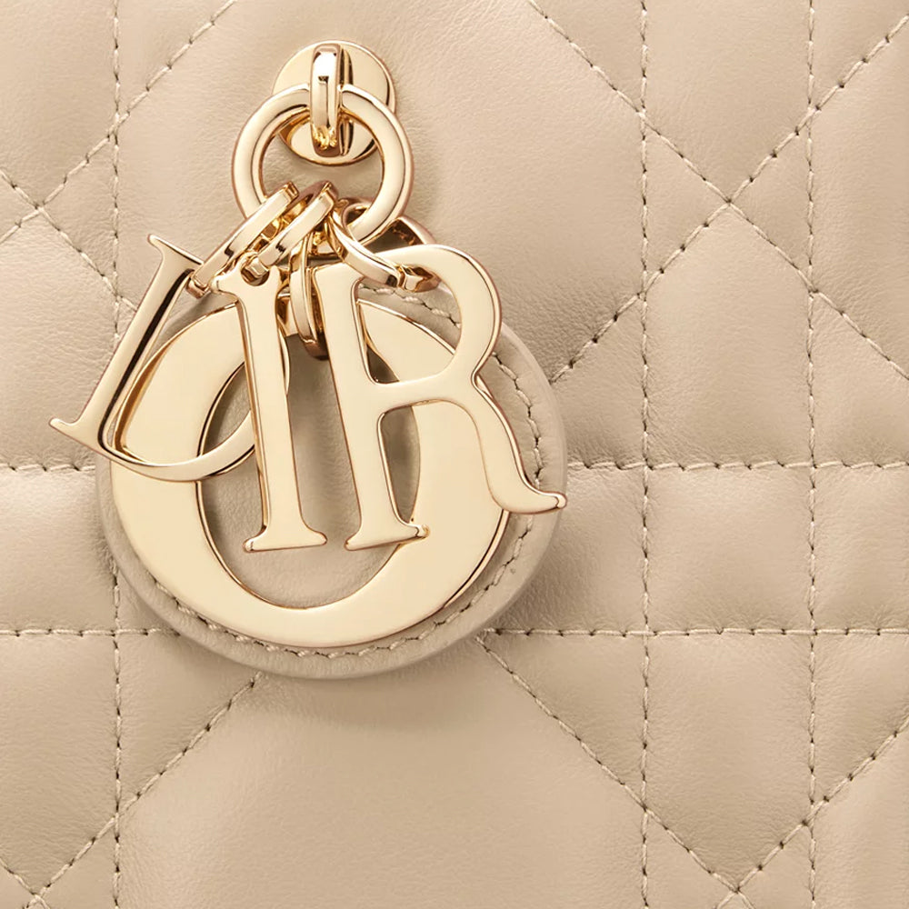 CHRISTIAN DIOR