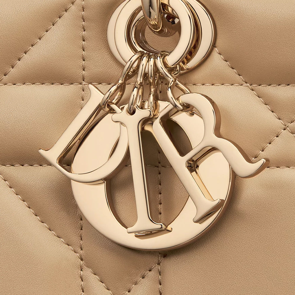 CHRISTIAN DIOR