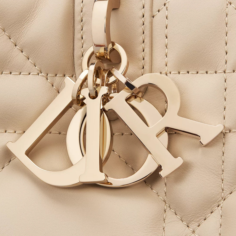 CHRISTIAN DIOR