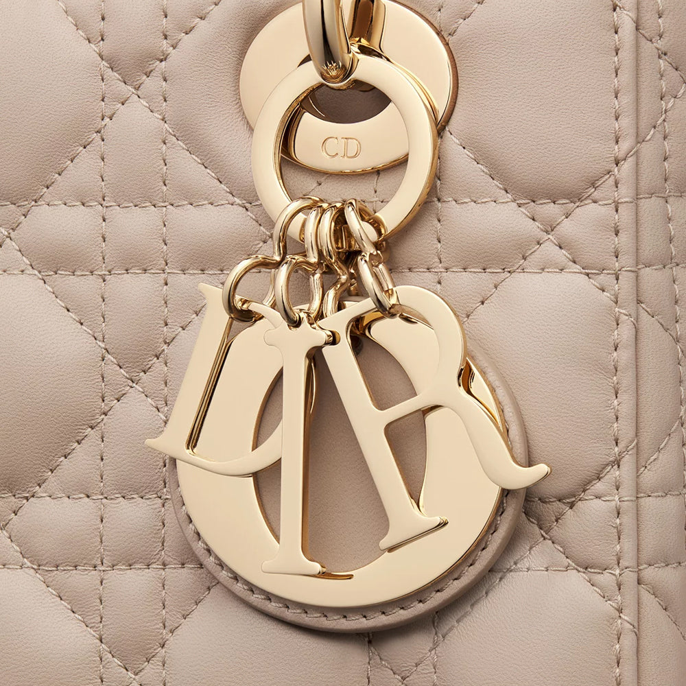 CHRISTIAN DIOR