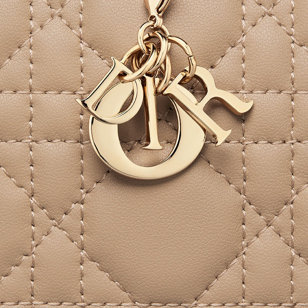 CHRISTIAN DIOR