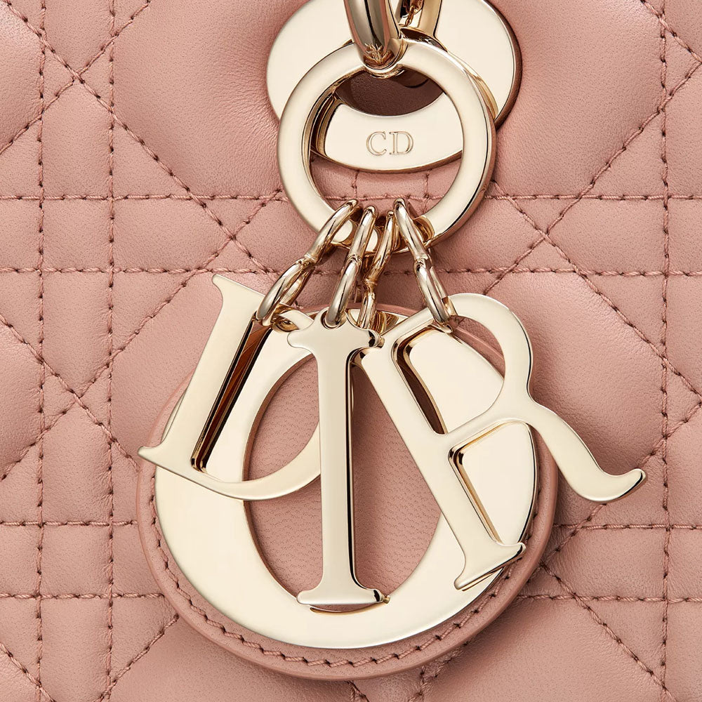 CHRISTIAN DIOR