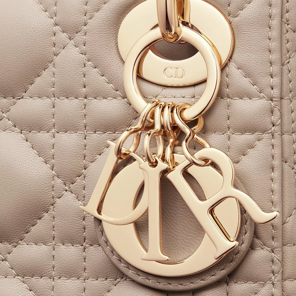 CHRISTIAN DIOR