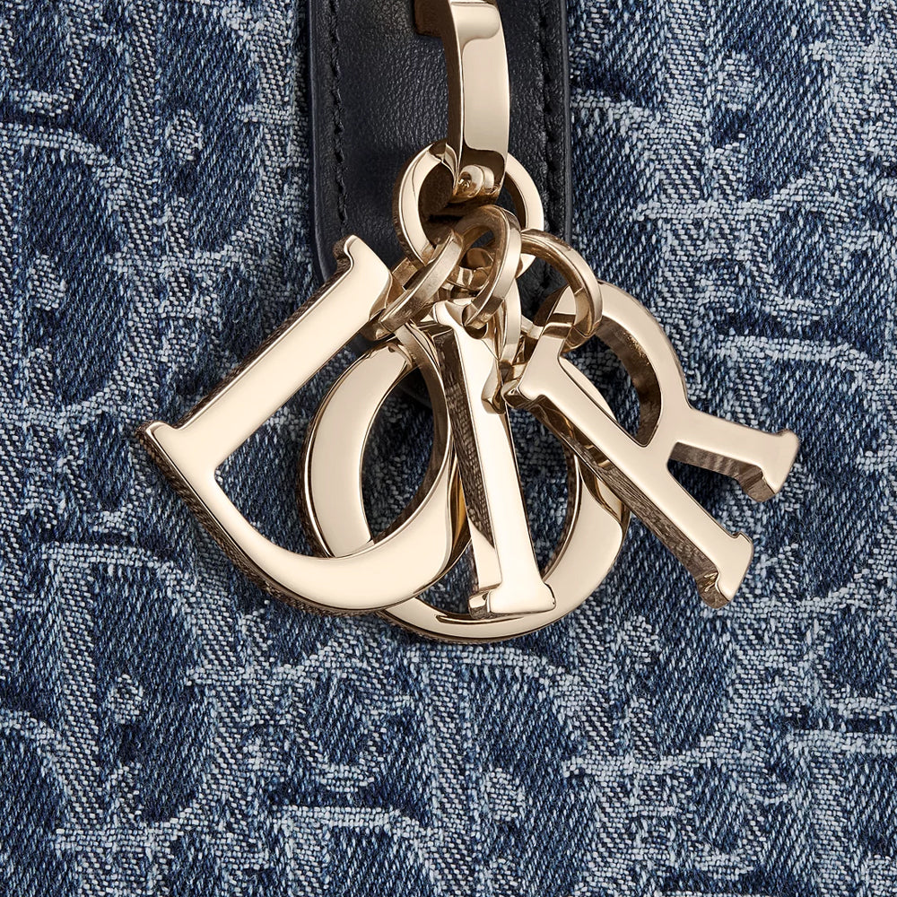 CHRISTIAN DIOR