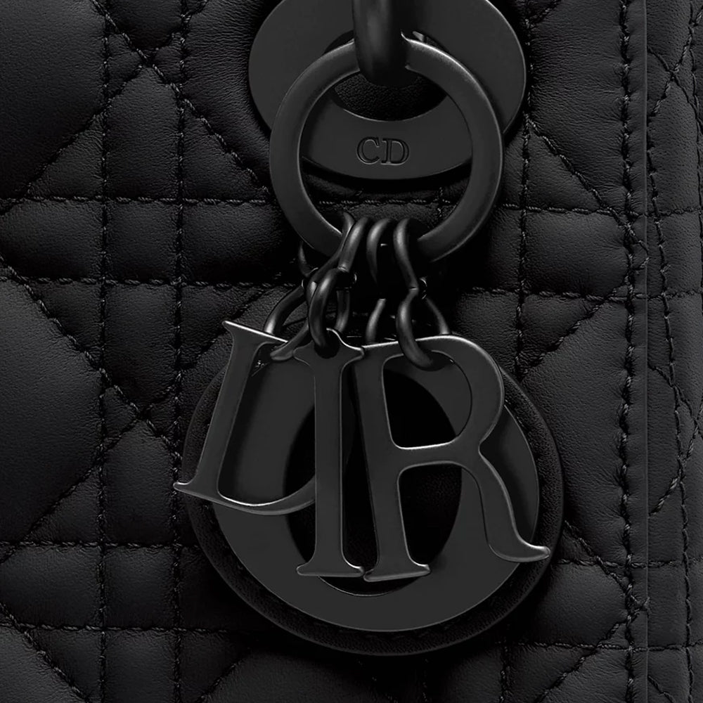 CHRISTIAN DIOR