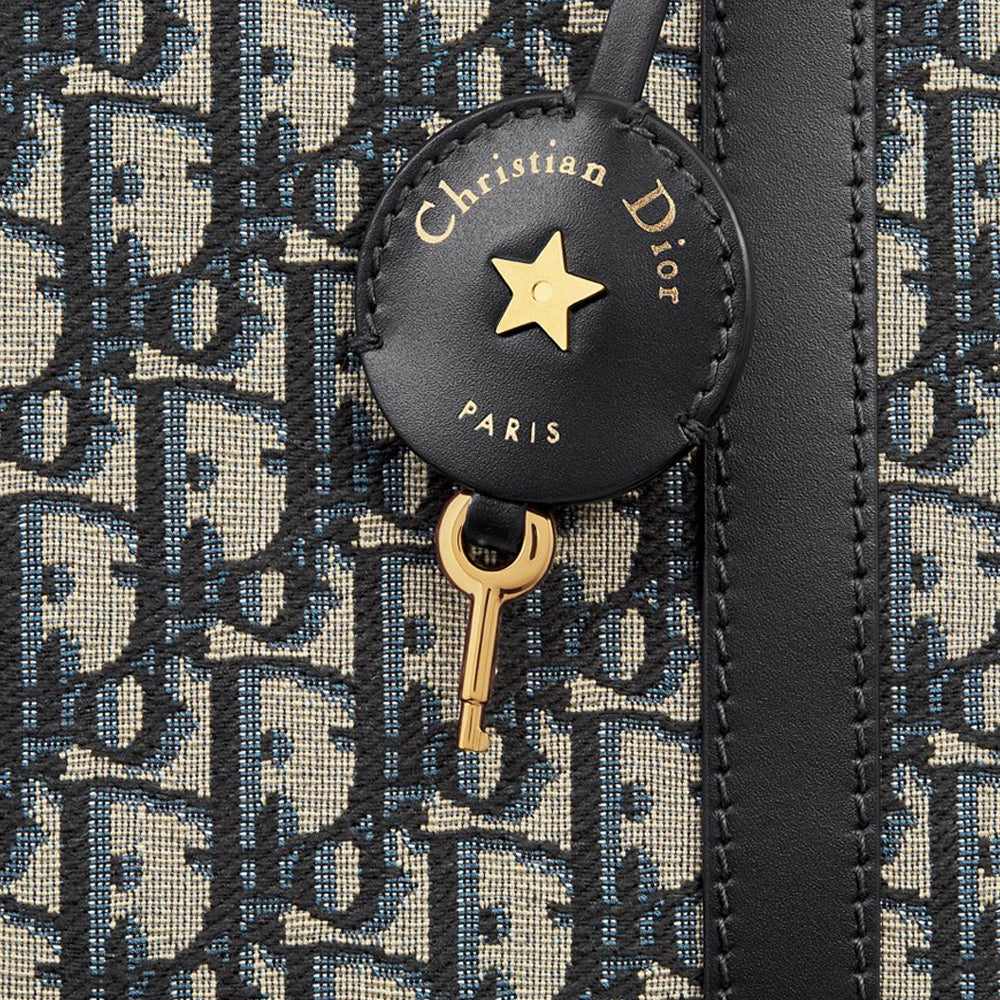 CHRISTIAN DIOR