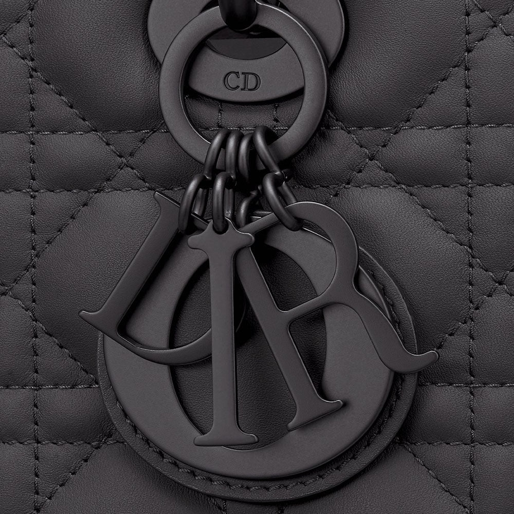 CHRISTIAN DIOR