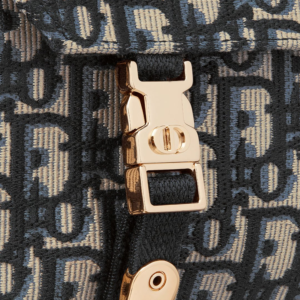 CHRISTIAN DIOR