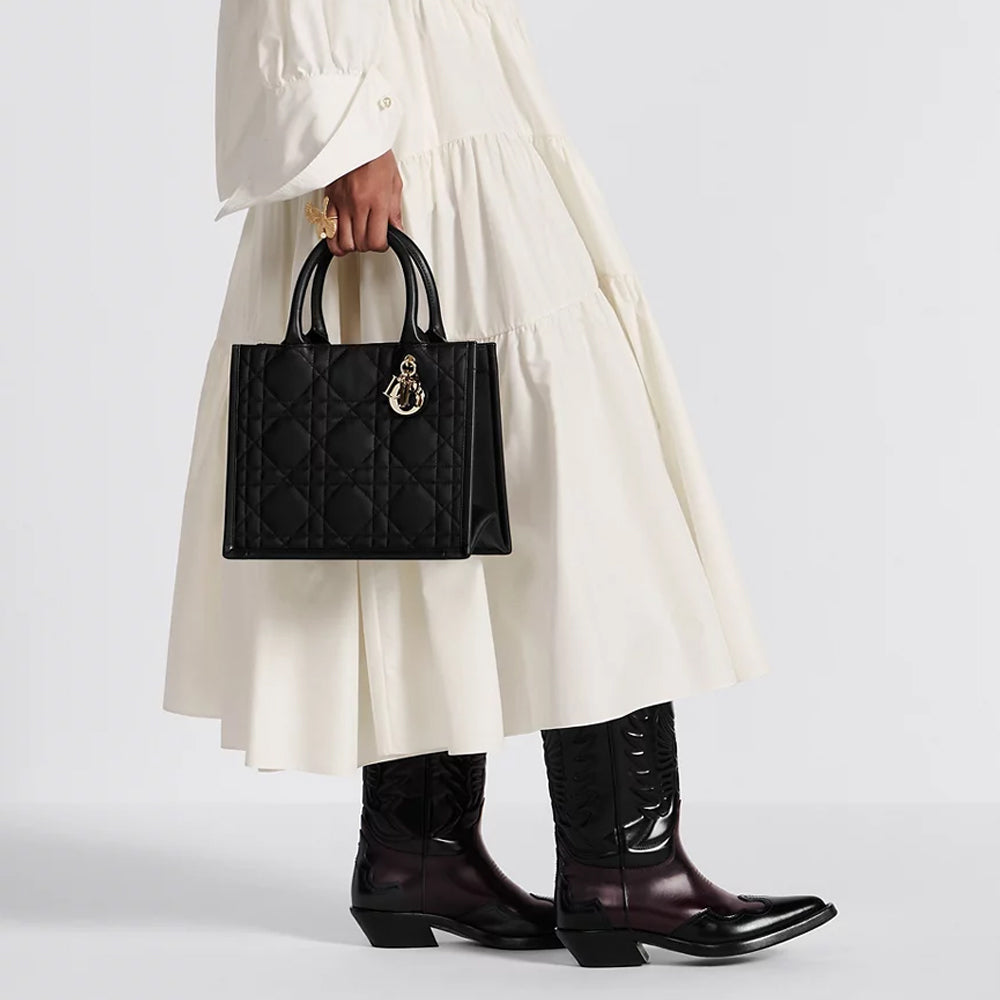 CHRISTIAN DIOR