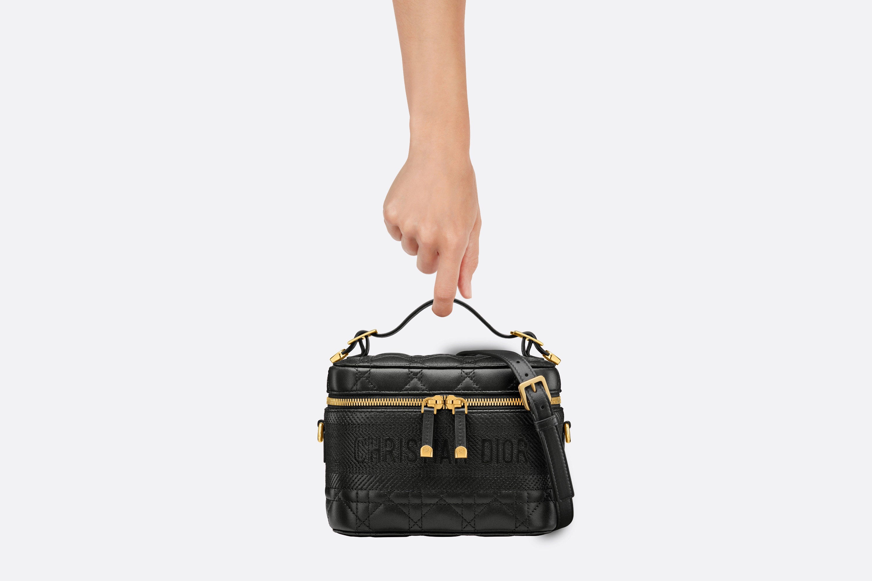 CHRISTIAN DIOR