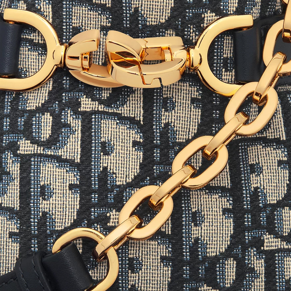 CHRISTIAN DIOR