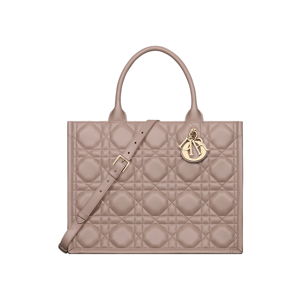 CHRISTIAN DIOR