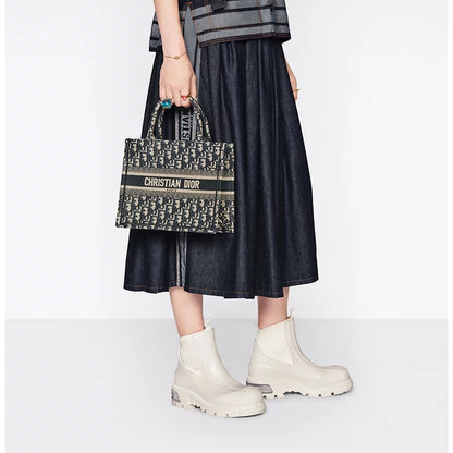 CHRISTIAN DIOR