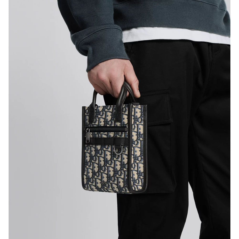 CHRISTIAN DIOR