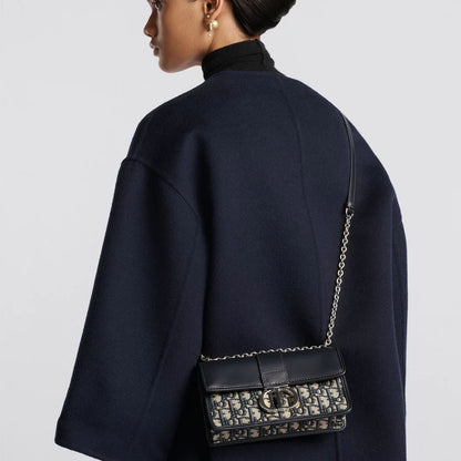 CHRISTIAN DIOR