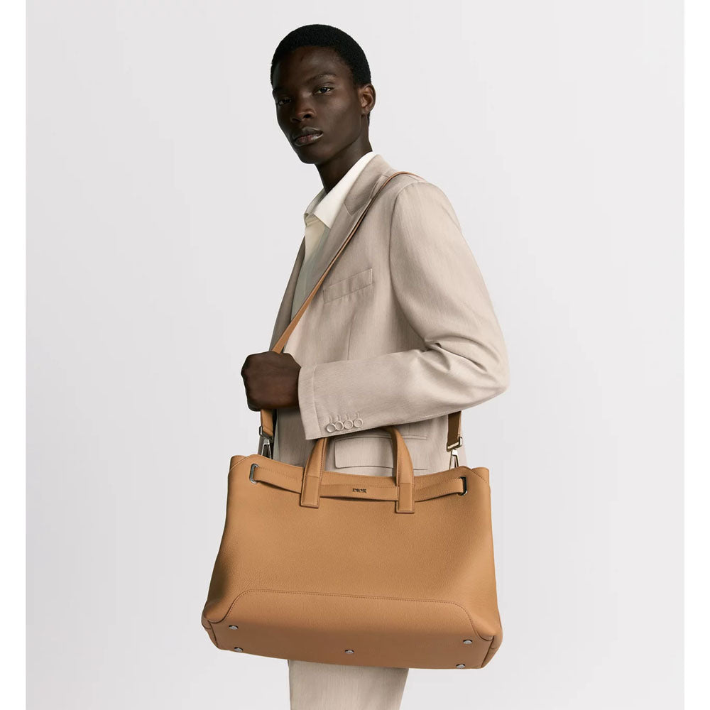 CHRISTIAN DIOR