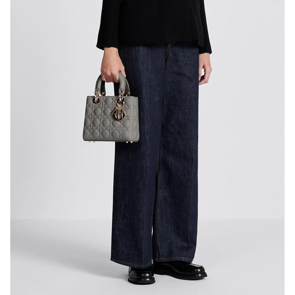 CHRISTIAN DIOR