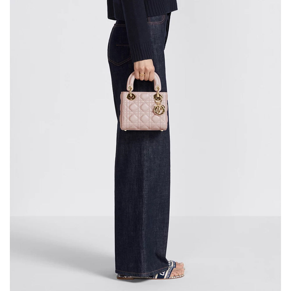 CHRISTIAN DIOR