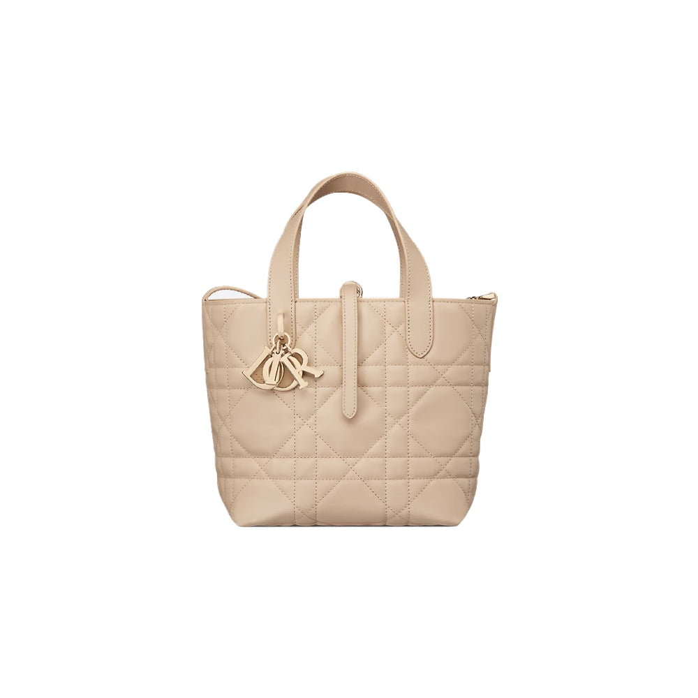 CHRISTIAN DIOR