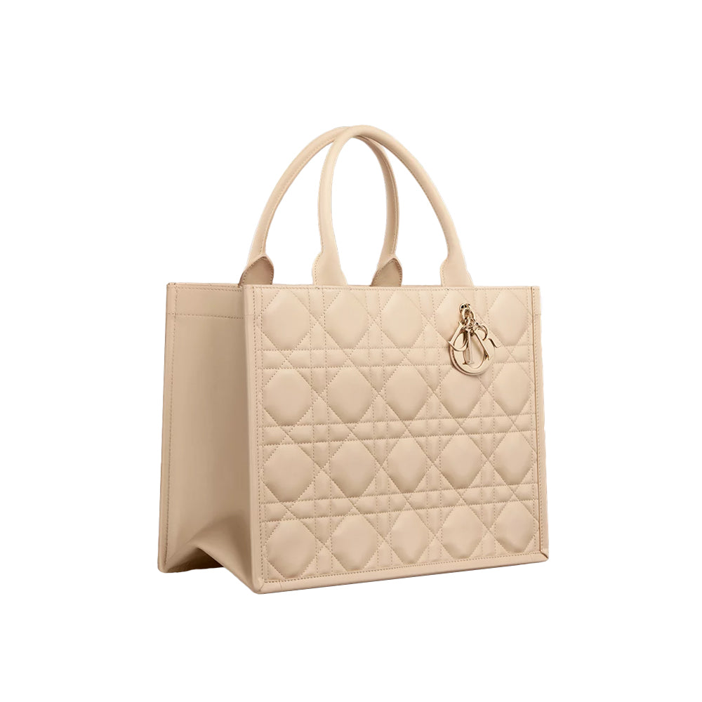 CHRISTIAN DIOR
