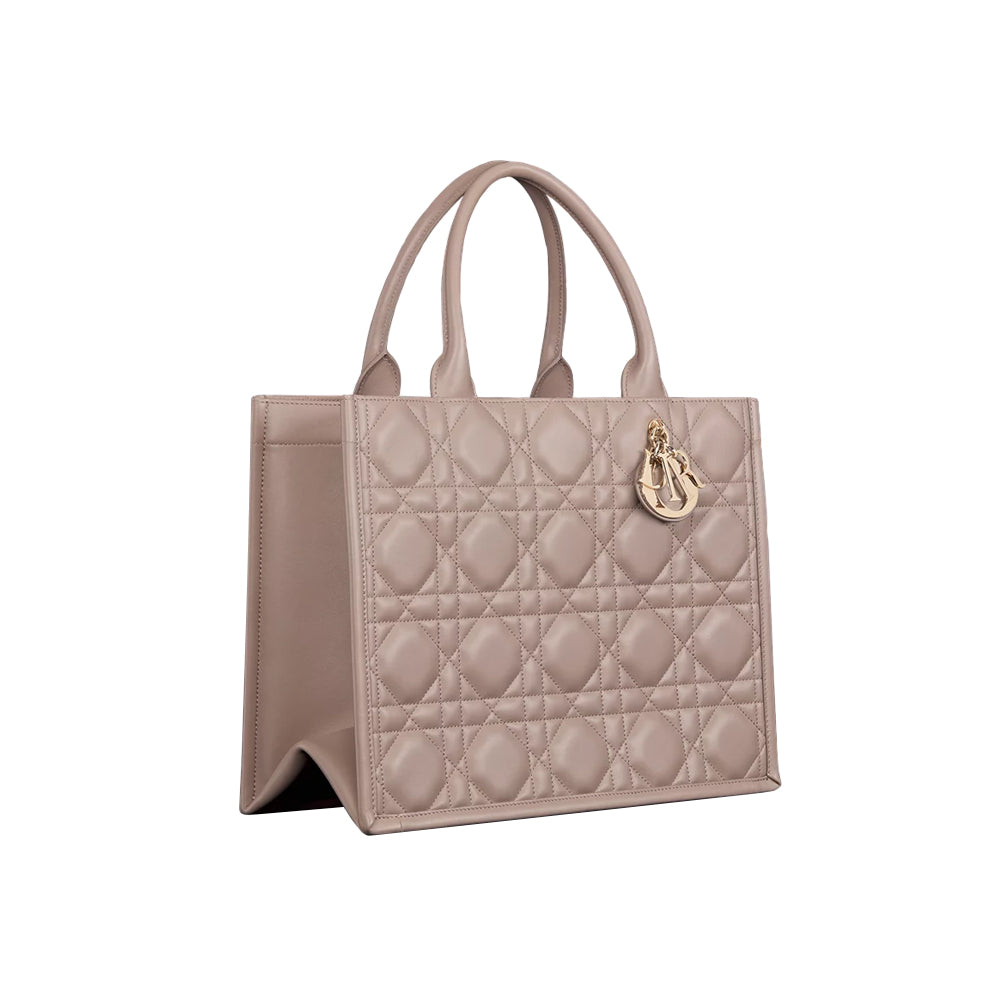 CHRISTIAN DIOR