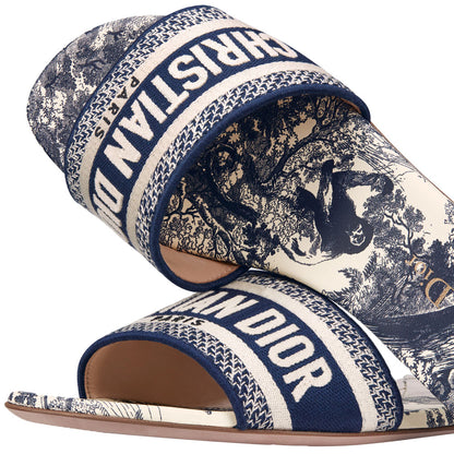 CHRISTIAN DIOR