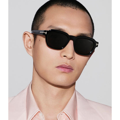 TOM FORD