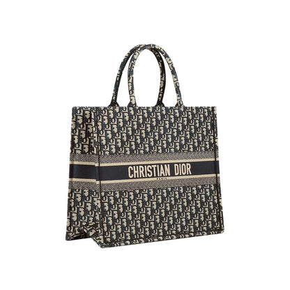CHRISTIAN DIOR