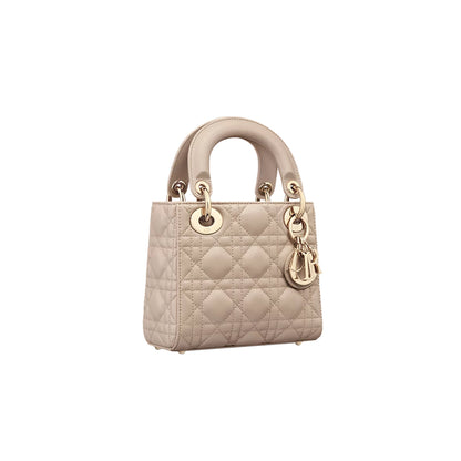 CHRISTIAN DIOR